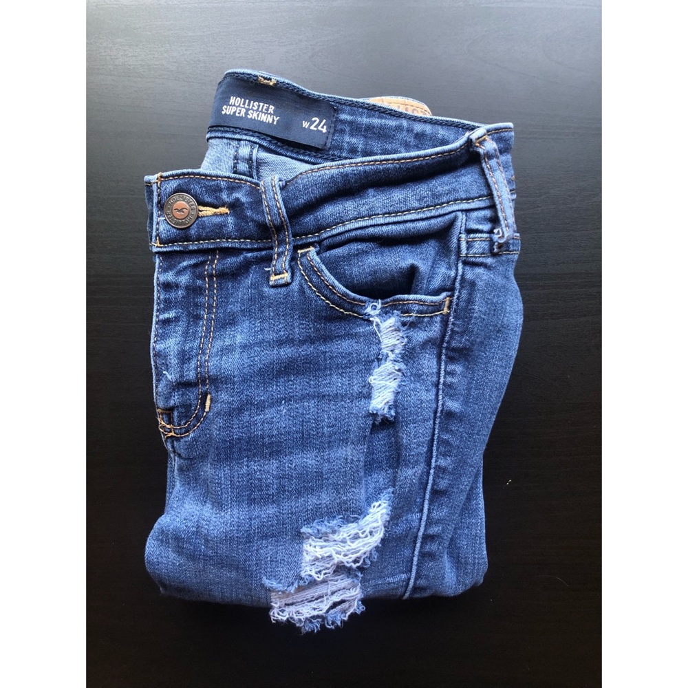 Destroyed Low Rise Super Skinny Hollister Jeans 0